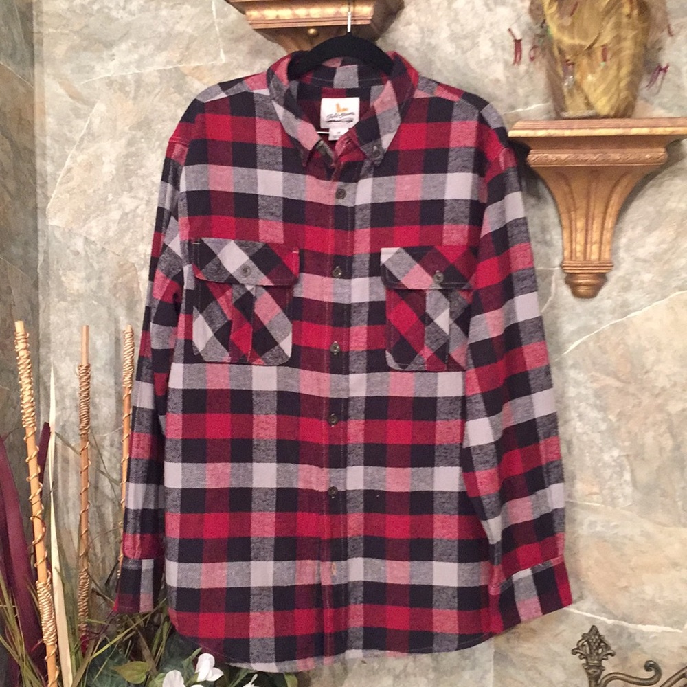 Field and stream longsleeved button shirt flannel